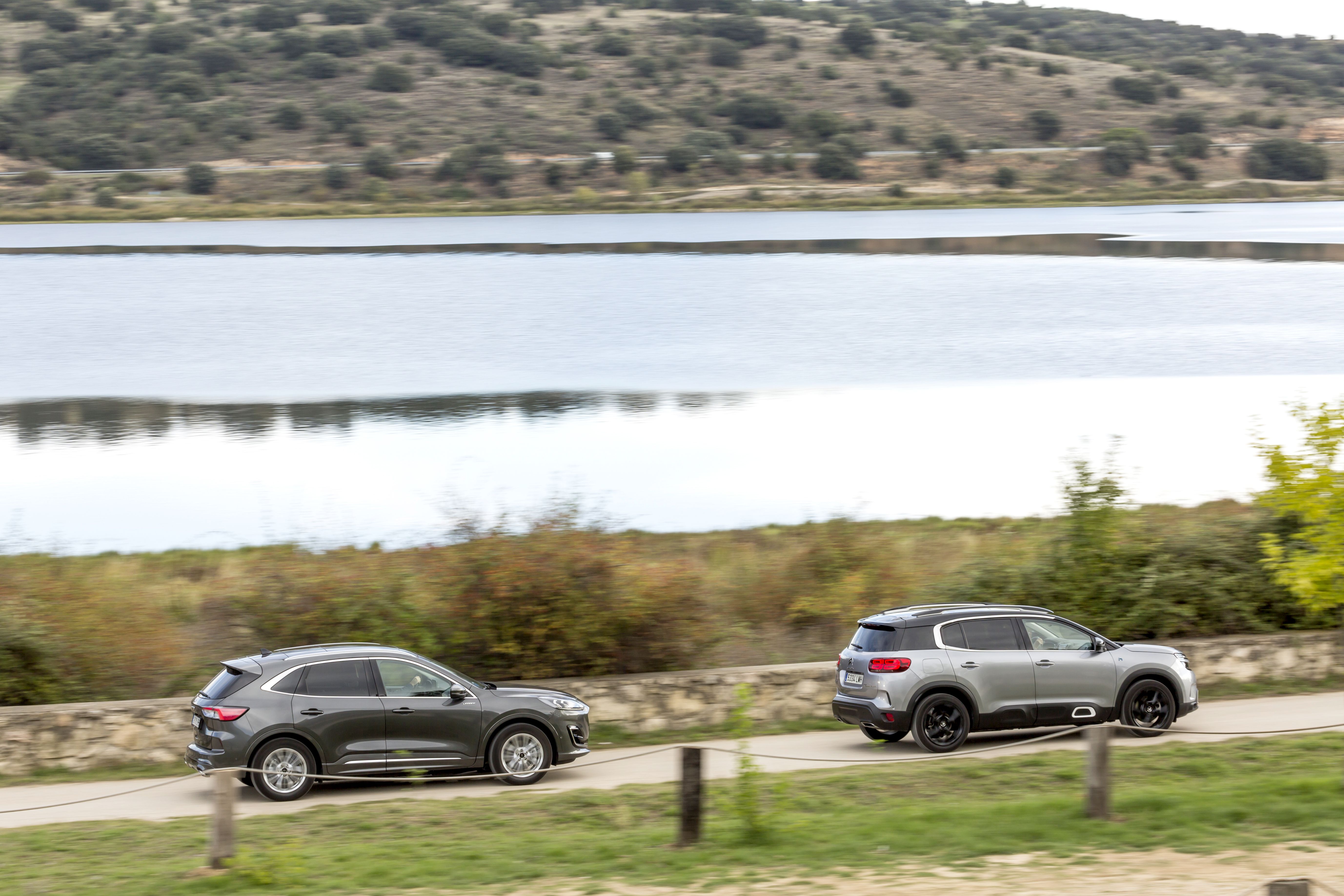 Citroën C5 Aircross Hybrid vs Ford Kuga PHEV