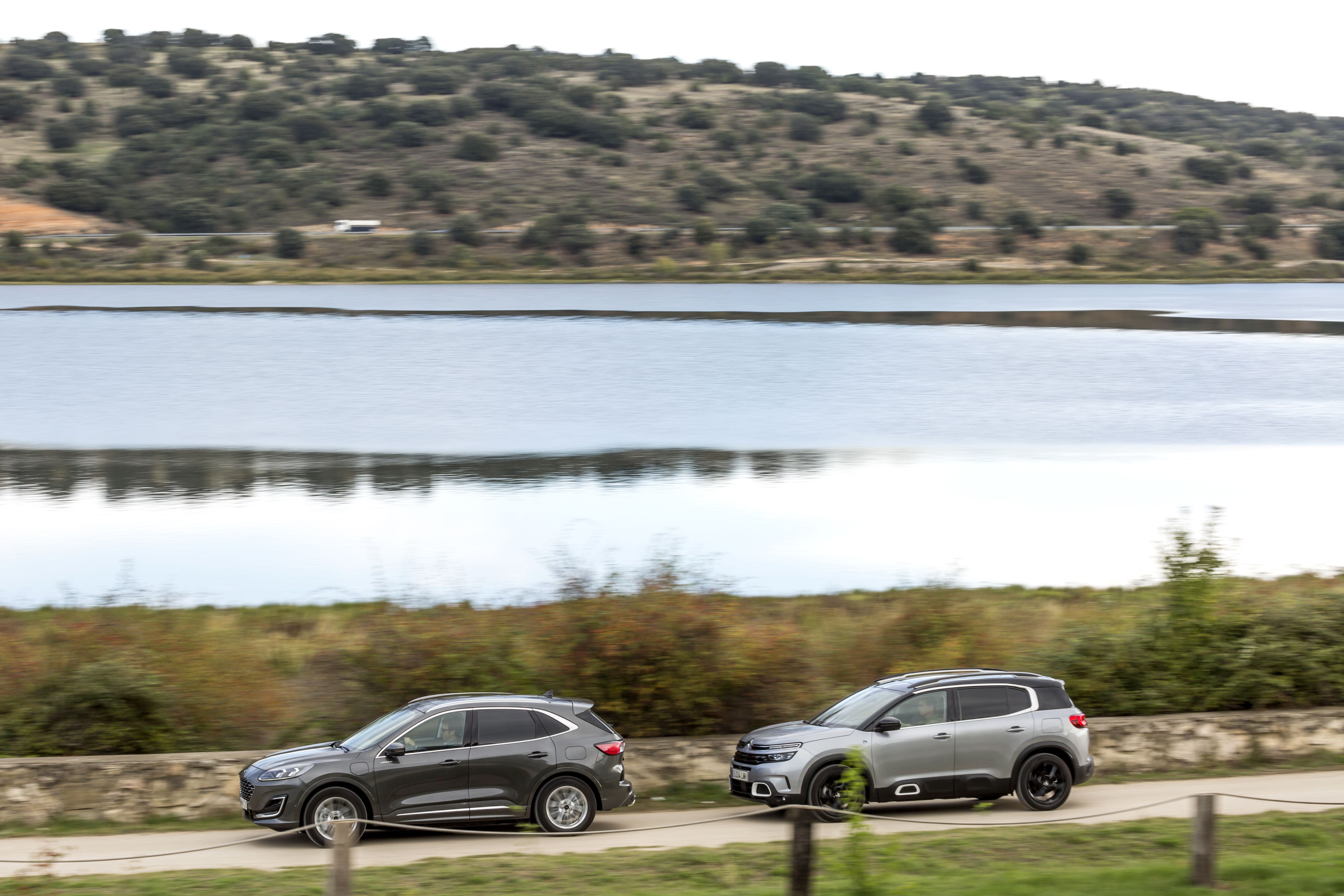Citroën C5 Aircross Hybrid vs Ford Kuga PHEV
