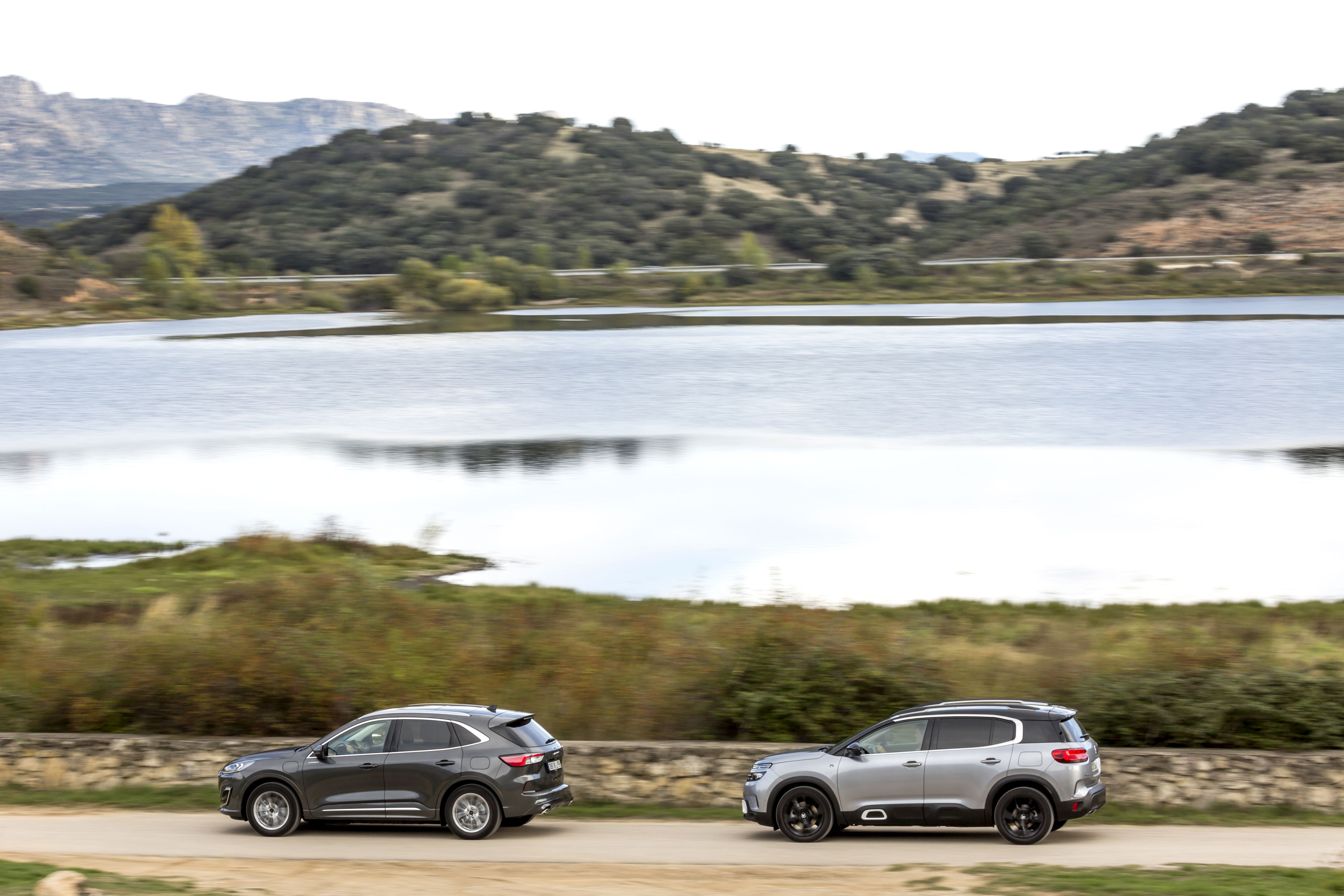 Citroën C5 Aircross Hybrid vs Ford Kuga PHEV