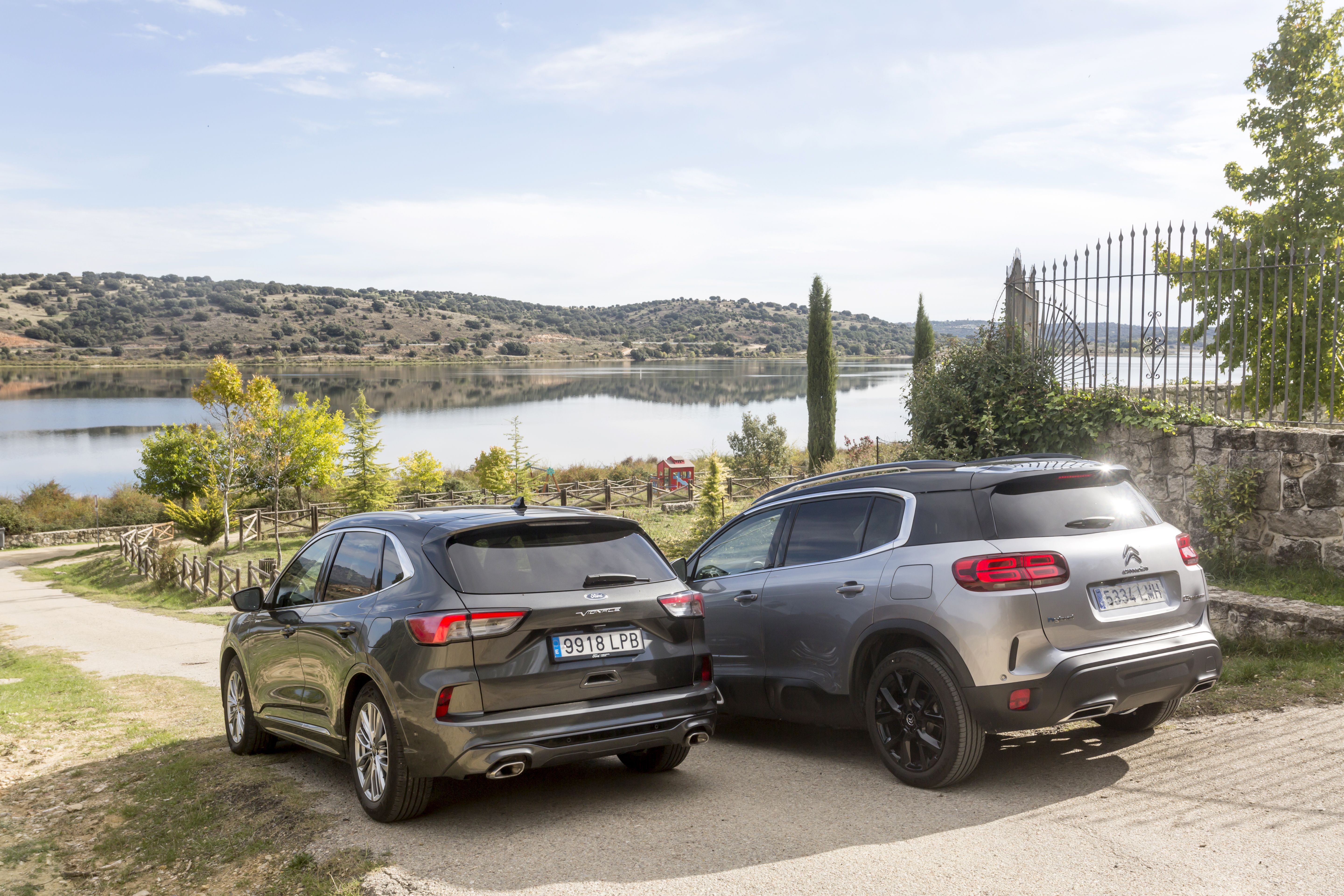 Citroën C5 Aircross Hybrid vs Ford Kuga PHEV