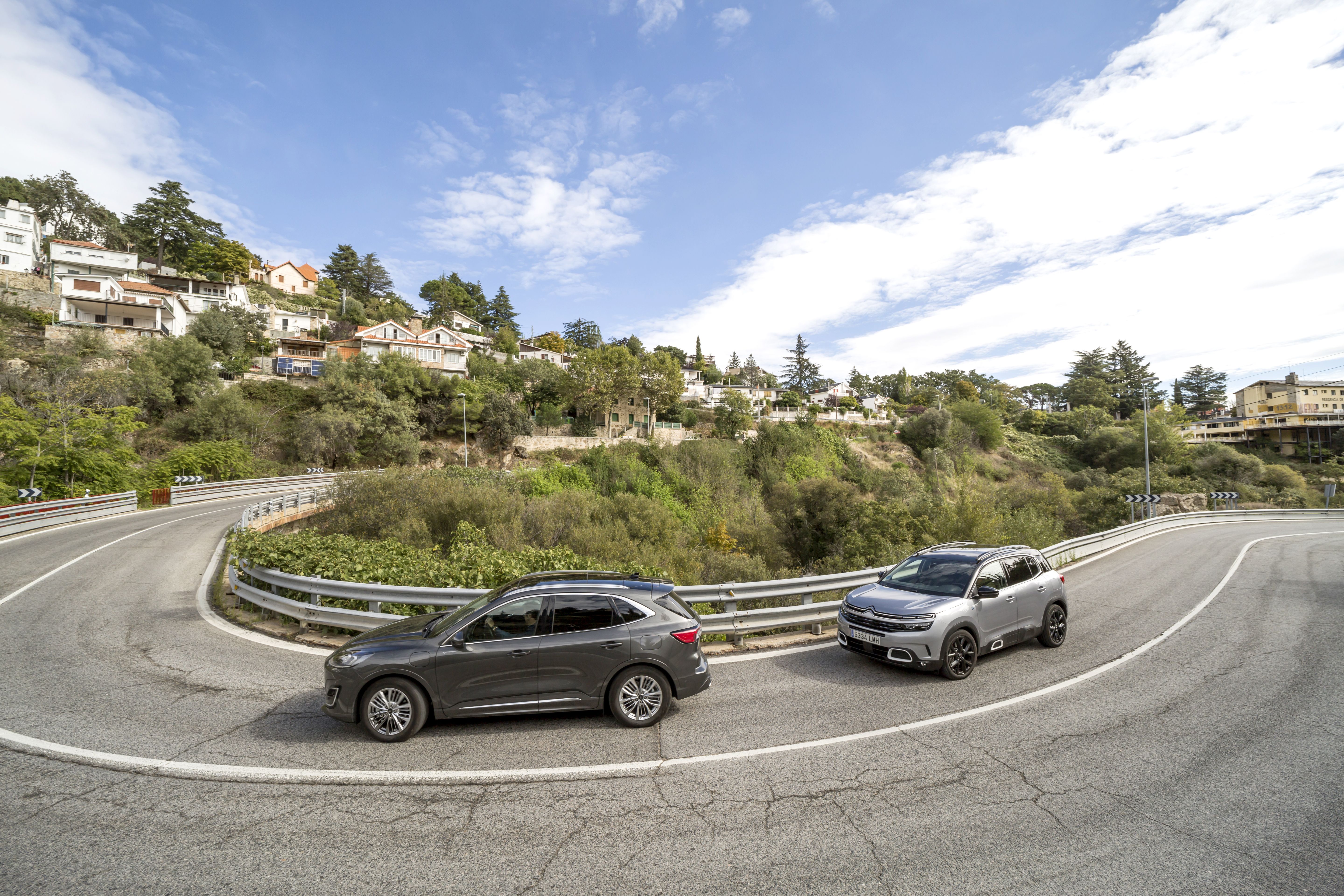 Citroën C5 Aircross Hybrid vs Ford Kuga PHEV
