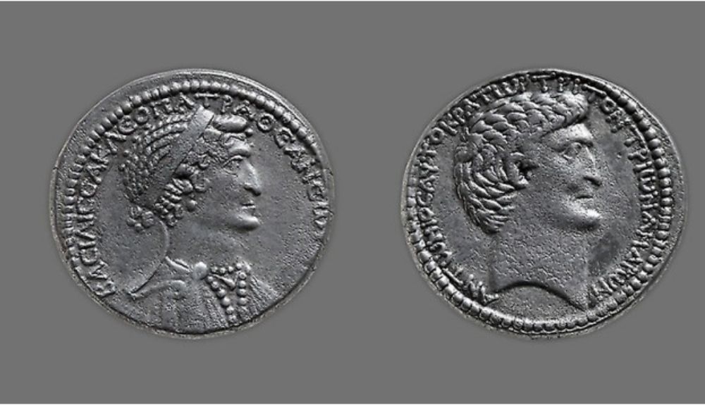 La imagen más parecida a Cleopatra puede ser la que se aprecia en esta moneda de la época.