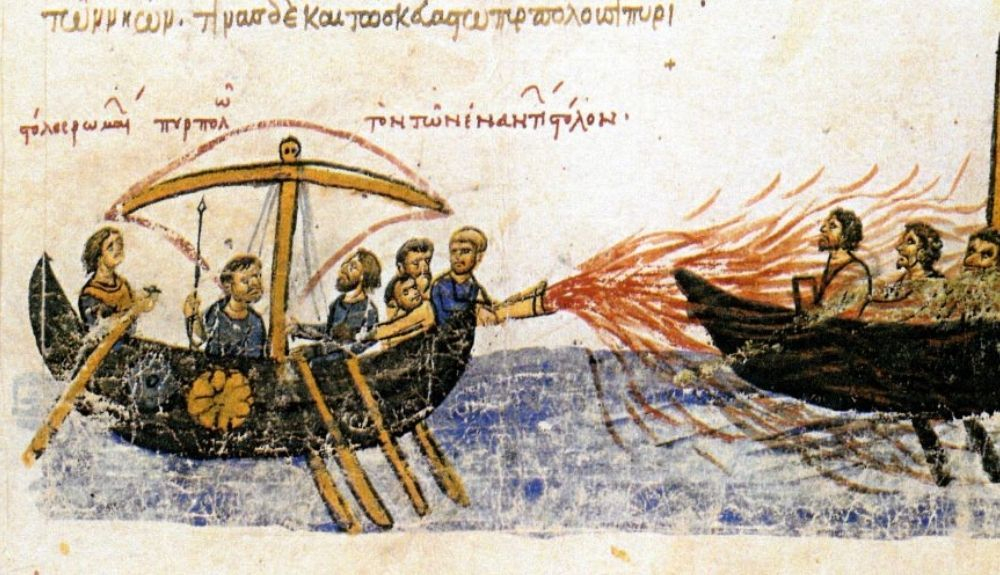 El fuego griego consumía todo a su paso, ardiendo incluso en el agua. Nada podía apagarlo. El fuego griego consumía todo a su paso, ardiendo incluso en el agua. Nada podía apagarlo.