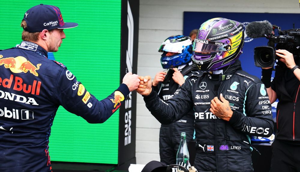 Las espadas siguen en todo lo alto entre Verstappen y Hamilton