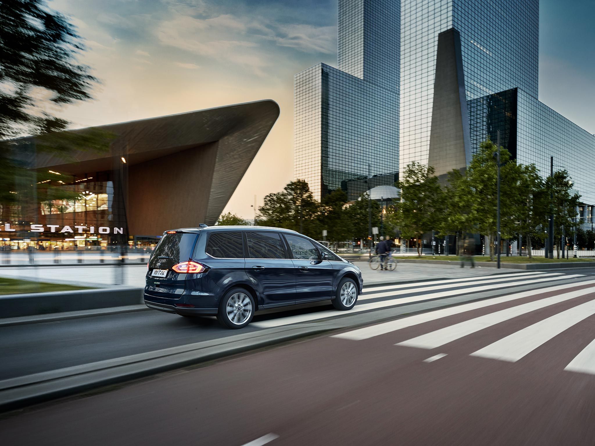 Ford Galaxy Hybrid