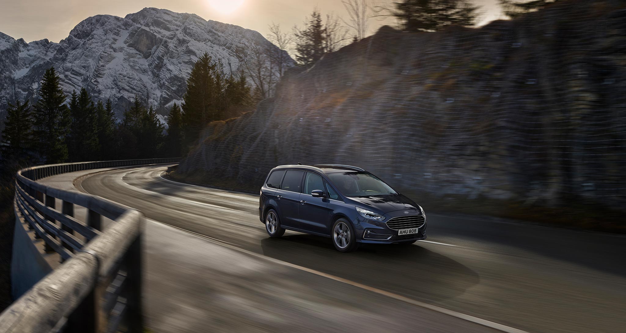 Ford S-Max Hybrid