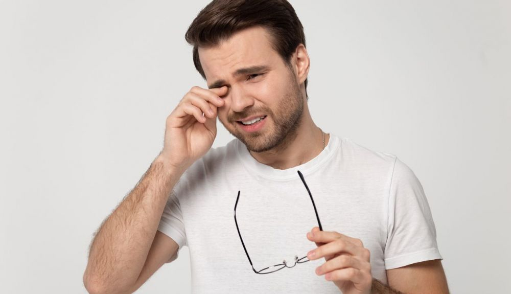 La picazón en los ojos es otro de los síntomas oculares de la Covid 19. La picazón en los ojos es otro de los síntomas oculares de la Covid 19.
