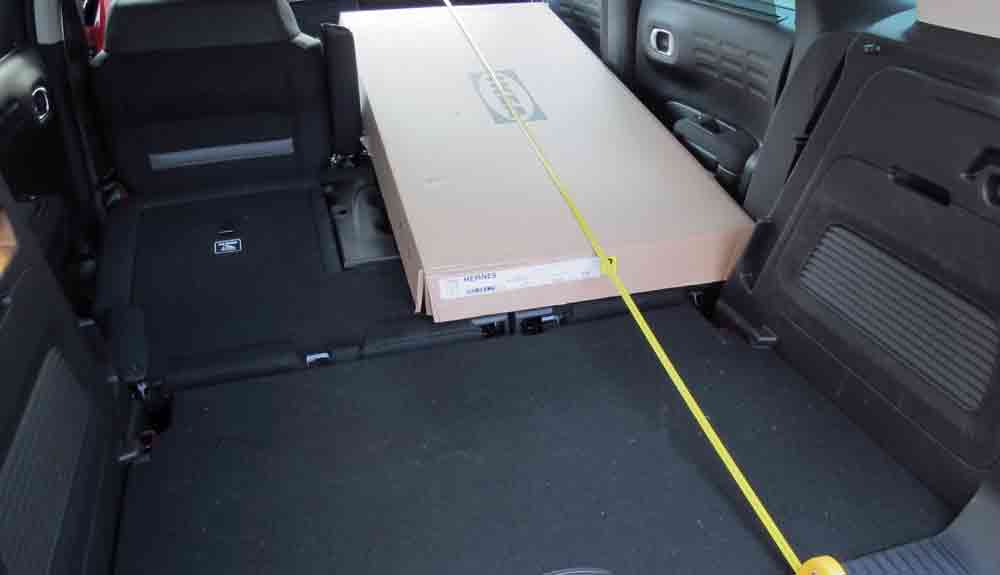 Citroën C3 Aircross. Pocos coches, y menos de 4,16 m, permiten cargar objetos de 2,4 m. Foto O.D. 