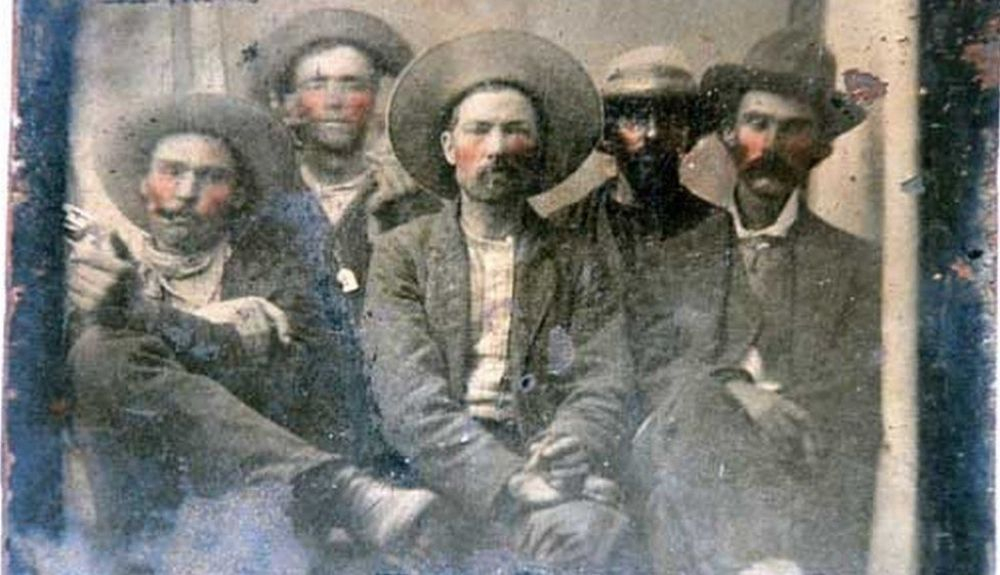 La foto del mercadillo muestra a Billy el Niño, junto al hombre que le disparó. La foto del mercadillo muestra a Billy el Niño, junto al hombre que le disparó.
