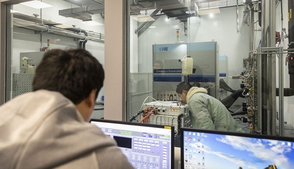 Las pilas de combustible de hidrógeno se prueban en un laboratorio en Shanghai ReFire Technology, una start up que fabrica motores de pila de combustible. Las pilas de combustible de hidrógeno se prueban en un laboratorio en Shanghai ReFire Technology, una start up que fabrica motores de pila de combustible.