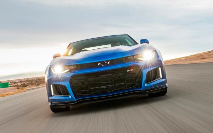 El Chevrolet Camaro ZL1 comprueba su velocidad máxima