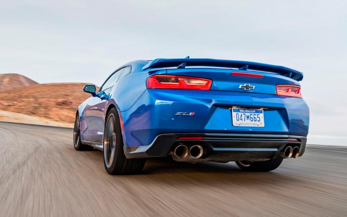 El Chevrolet Camaro ZL1 comprueba su velocidad máxima