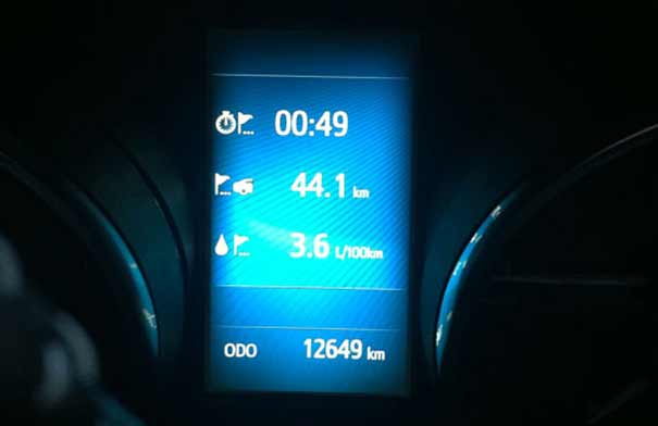 La casualidad ha querido que en 44 km con el Toyota Auris Hybrid obtuviésemos el mismo consumo que el homologado.