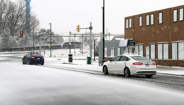 Ford enseña a sus coches autónomos a "leer" en la nieve