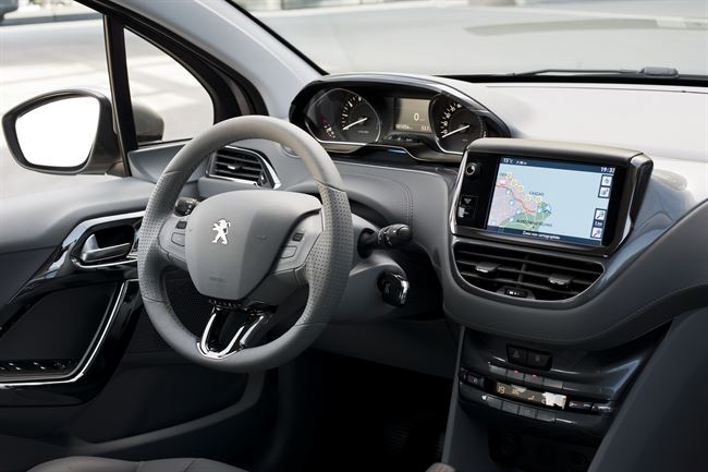 Peugeot 208 con navegador de regalo