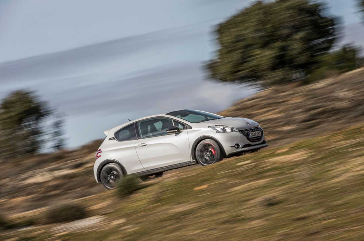 10 coches fascinantes que tendrías que tener en tu garaje
