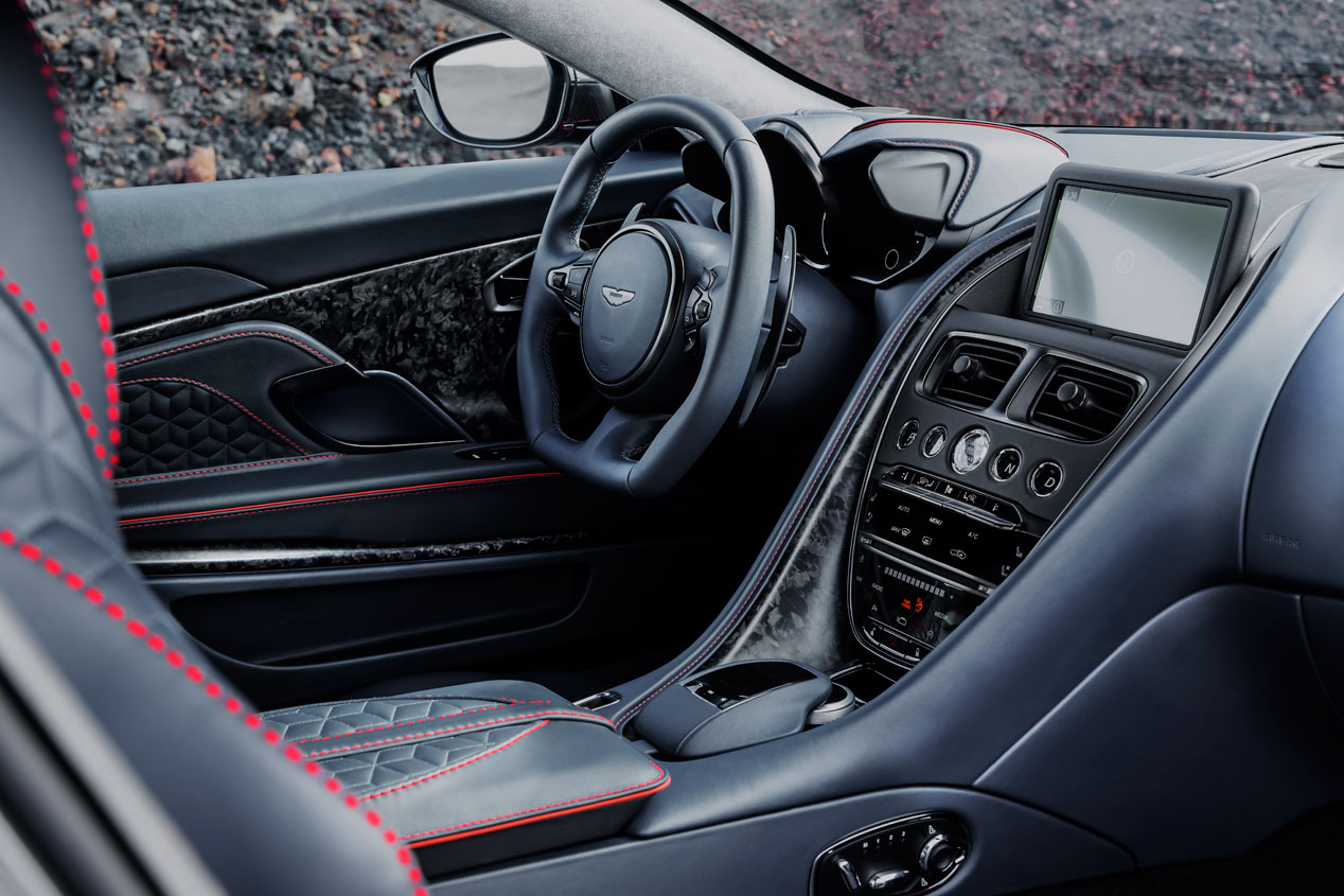Aston Martin DBS Superleggera: a prueba uno de los deportivos más rápidos 