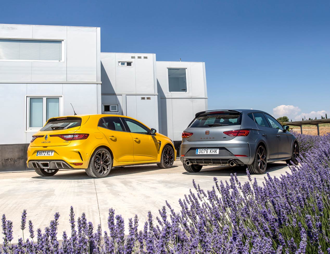 Comparativa Renault Megane RS vs Seat León Cupra R: made in Spain