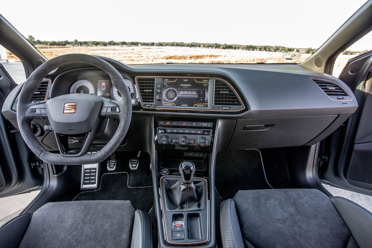 Comparativa Renault Megane RS vs Seat León Cupra R: made in Spain