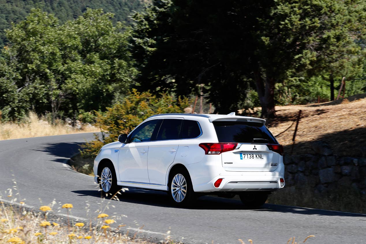 Mitsubishi Outlander PHEV: así es su tecnología híbrida enchufable (vídeo)