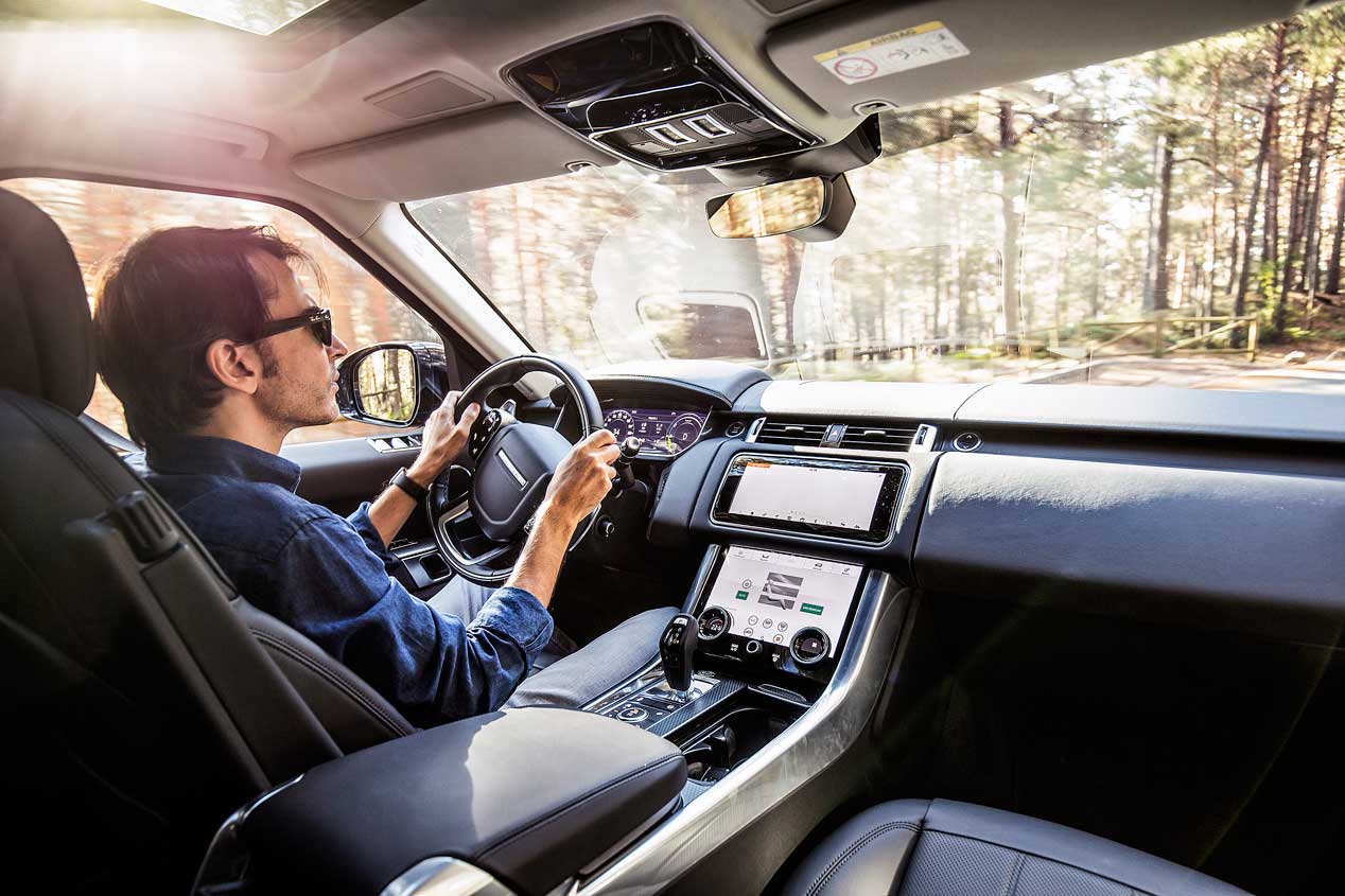 Porsche Cayenne E-Hybrid vs Range Rover Sport P400e: dos grandes SUV con etiqueta Cero