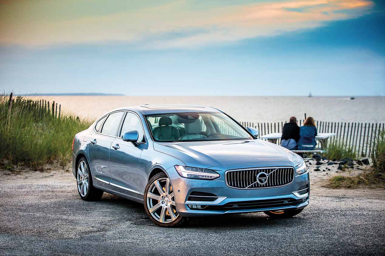 Todos los coches híbridos enchufables o plug in del mercado: guía de compra