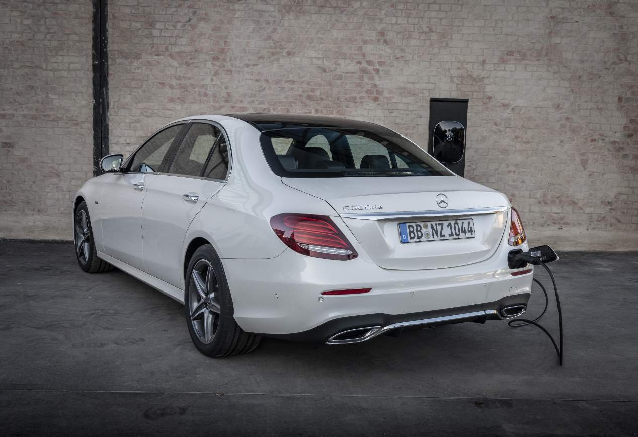 Mercedes Clase E 300 de: precios y datos de la nueva berlina híbrida enchufable
