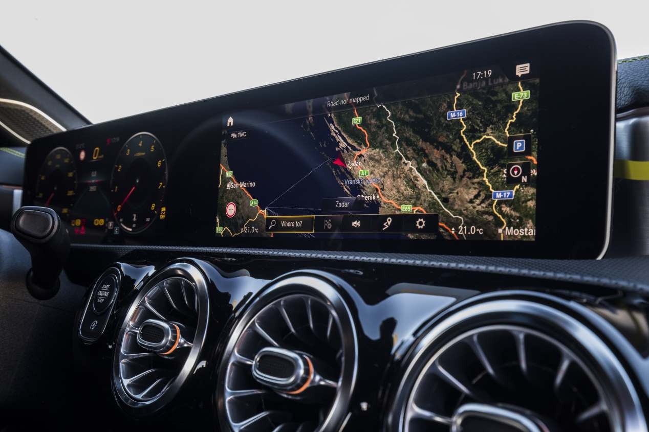 Mercedes CLA 2019: la nueva berlina basada en el Clase A, casi a punto