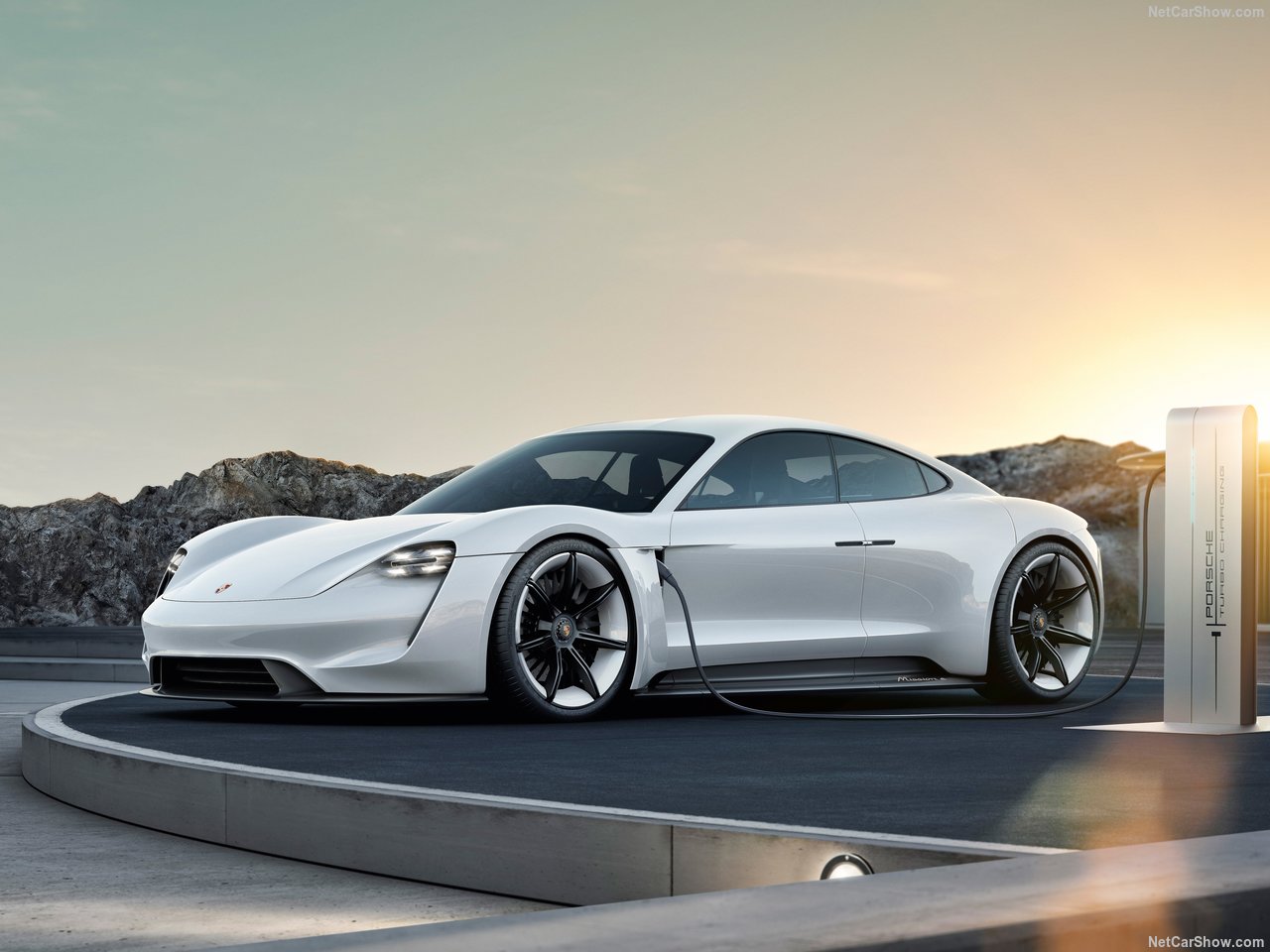 Las mejores berlinas de 2019: Serie 3, Passat, A4, Model 3…