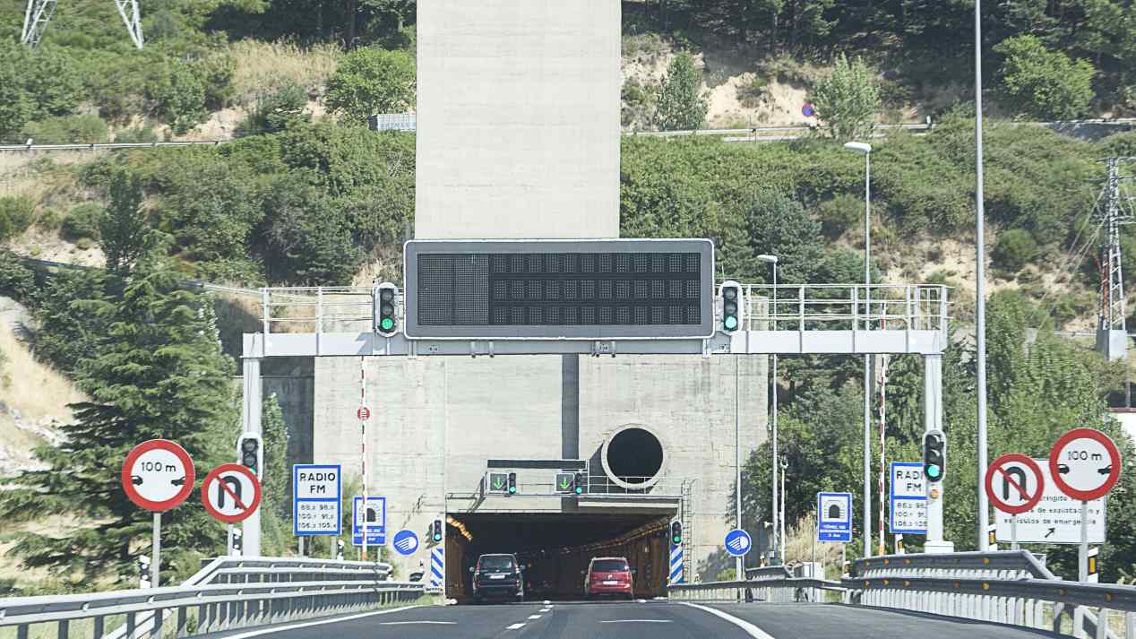 Todos los radares fijos, móviles y de tramo de la DGT: aquí están los 1.996