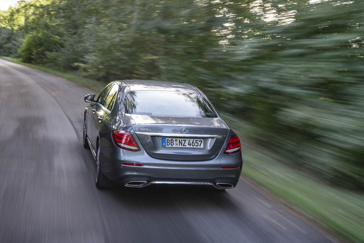 Mercedes Clase E 300 e: precio y datos del Clase E híbrido enchufable