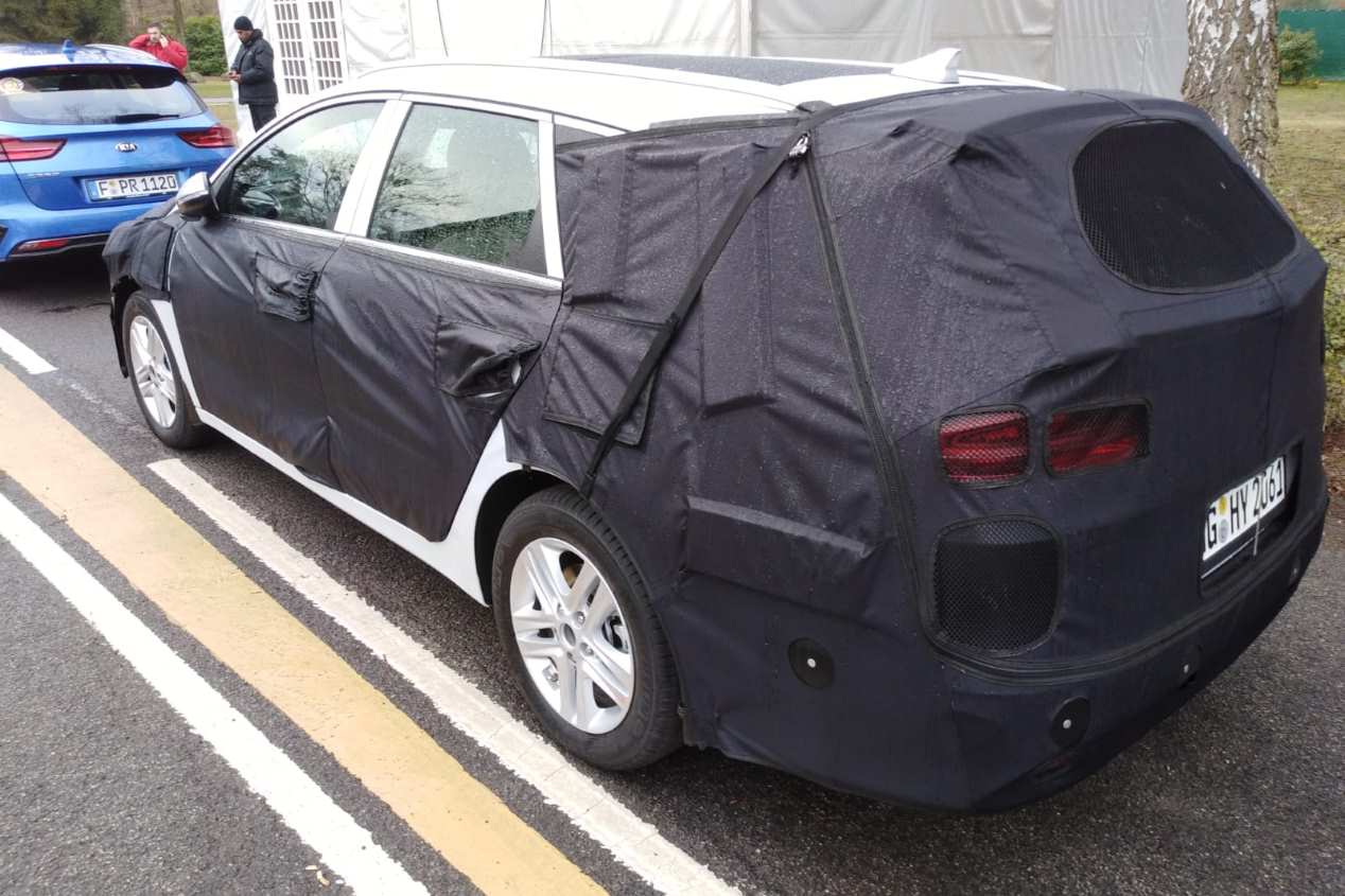 Kia Ceed PHEV 2019: probamos el coche nuevo híbrido enchufable  