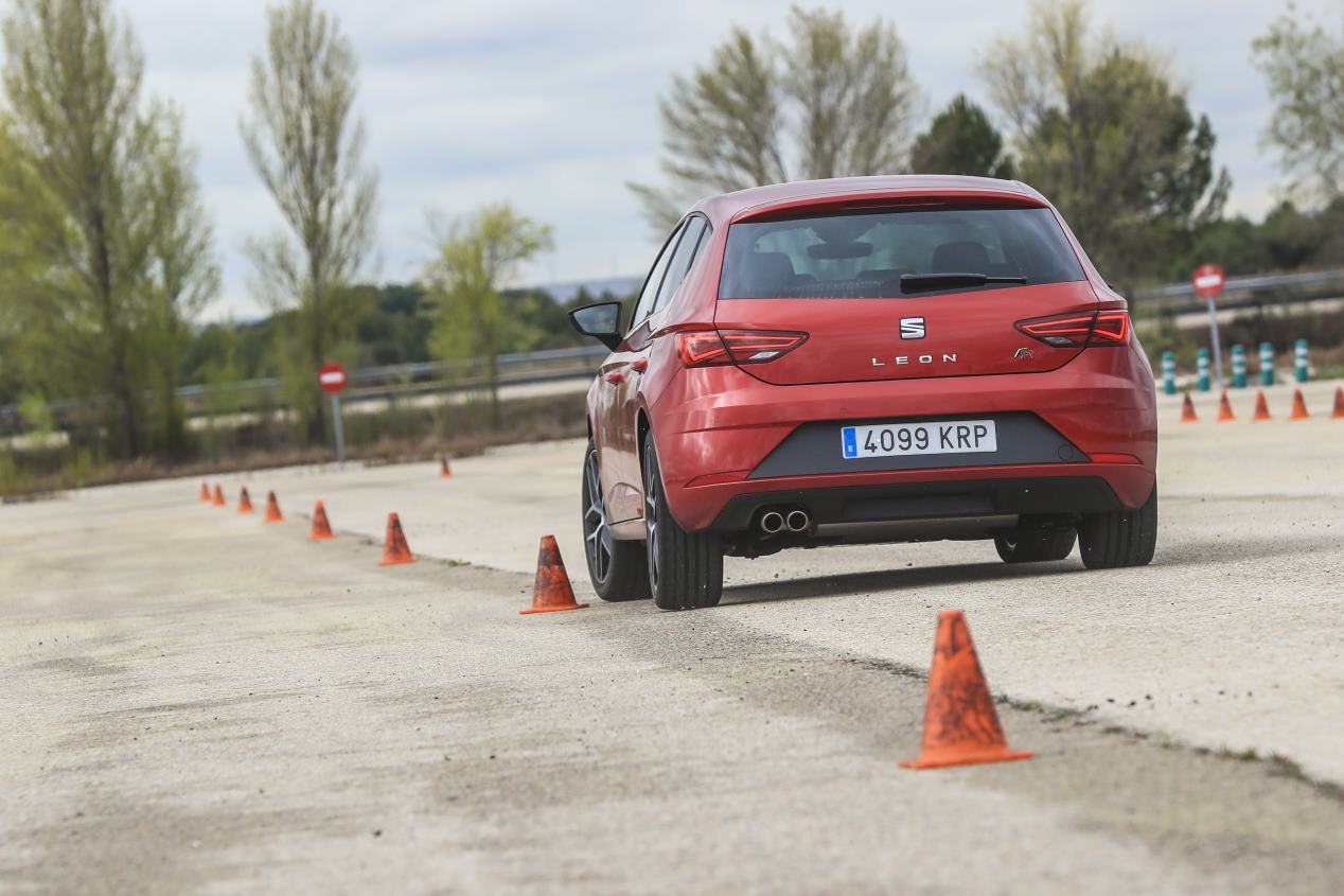 ¿El compacto más seguro? Test en pista: Mazda 3, Astra, León, Mégane, Focus, Corolla, Ceed e i30