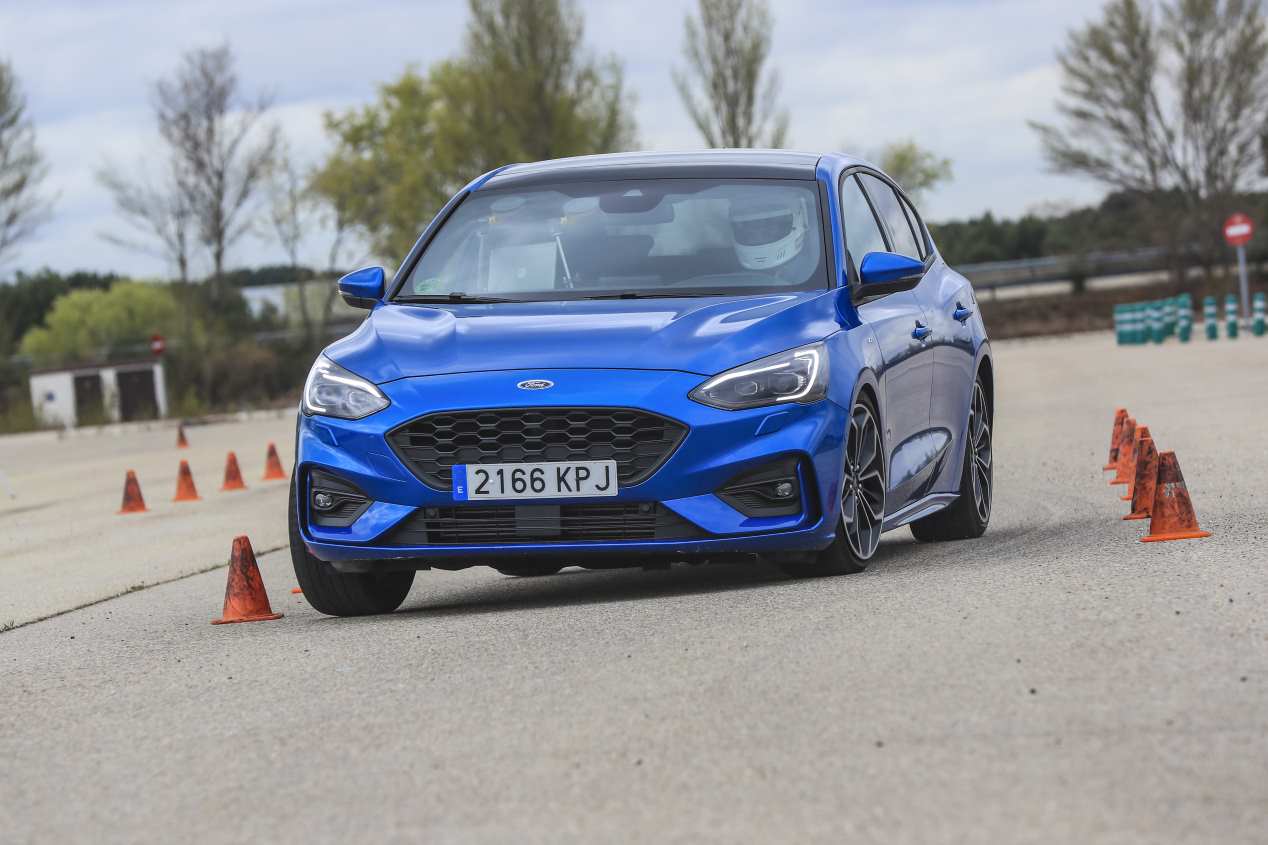 ¿El compacto más seguro? Test en pista: Mazda 3, Astra, León, Mégane, Focus, Corolla, Ceed e i30
