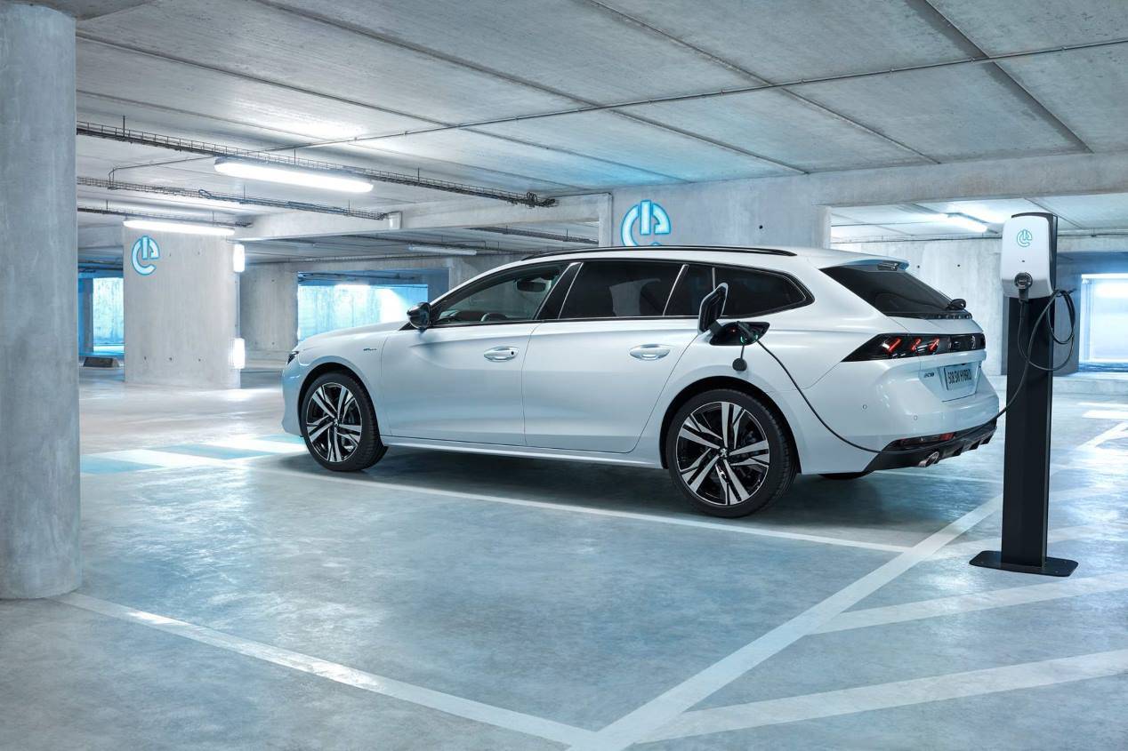 Peugeot 508 Hybrid: primeros precios para Europa y datos de la nueva berlina