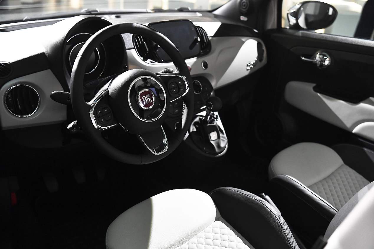 Fiat 500 Star y Rockstar: más glamour y color para el icono de la carretera