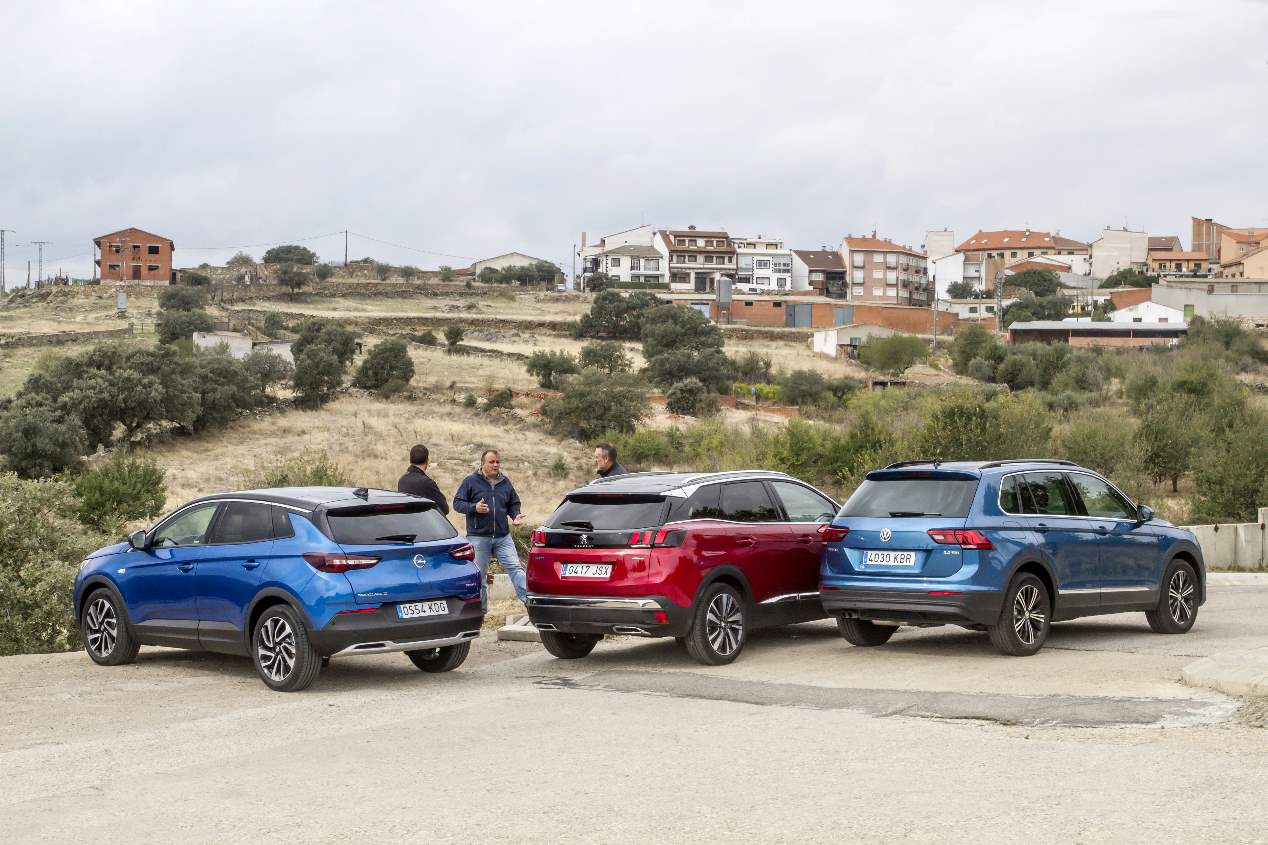 Opel Grandland X, Peugeot 3008 y VW Tiguan: ¿qué SUV diésel es mejor?