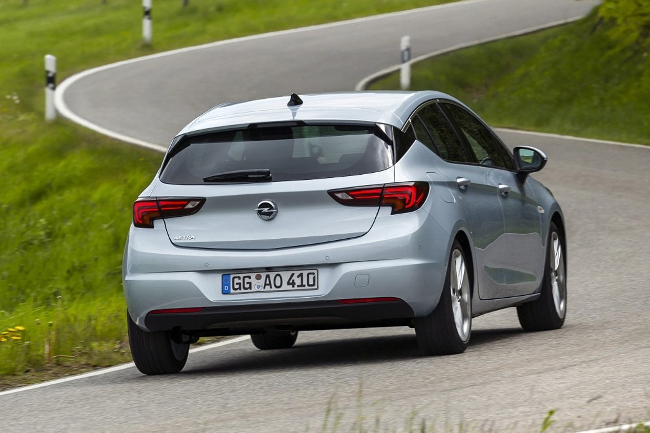 Opel Astra 2019: fotos y datos oficiales de un nuevo compacto... ¡sorprendente!