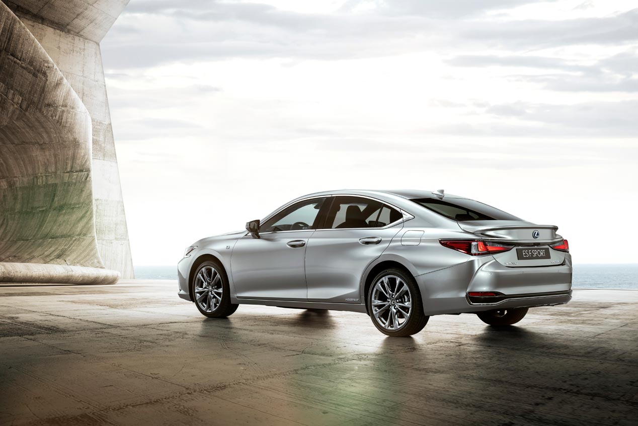 Lexus ES 300h F-Sport: alma de líder en el segmento de las berlinas premium