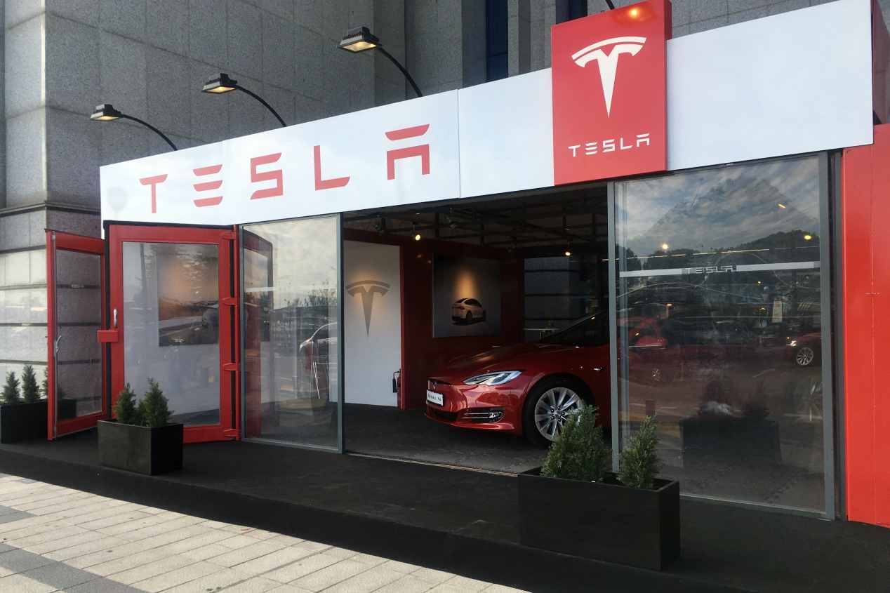 El coche eléctrico y sus primeras sombras: lo que nos costará (y no de precio)
