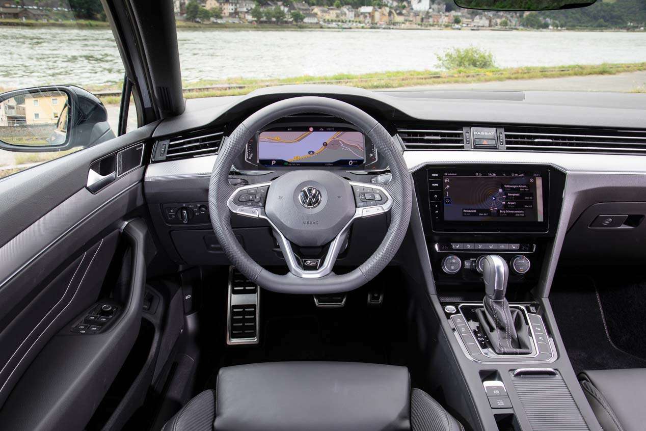 Toyota Camry vs VW Passat 2019, ¿cuál es mejor: el nuevo gran duelo de berlinas