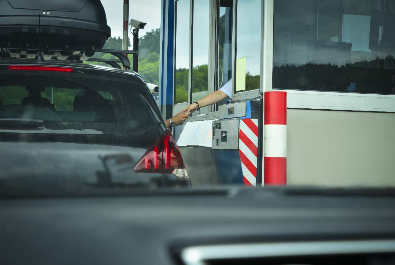 Viaja por autopistas de peaje este verano: así bajan los precios