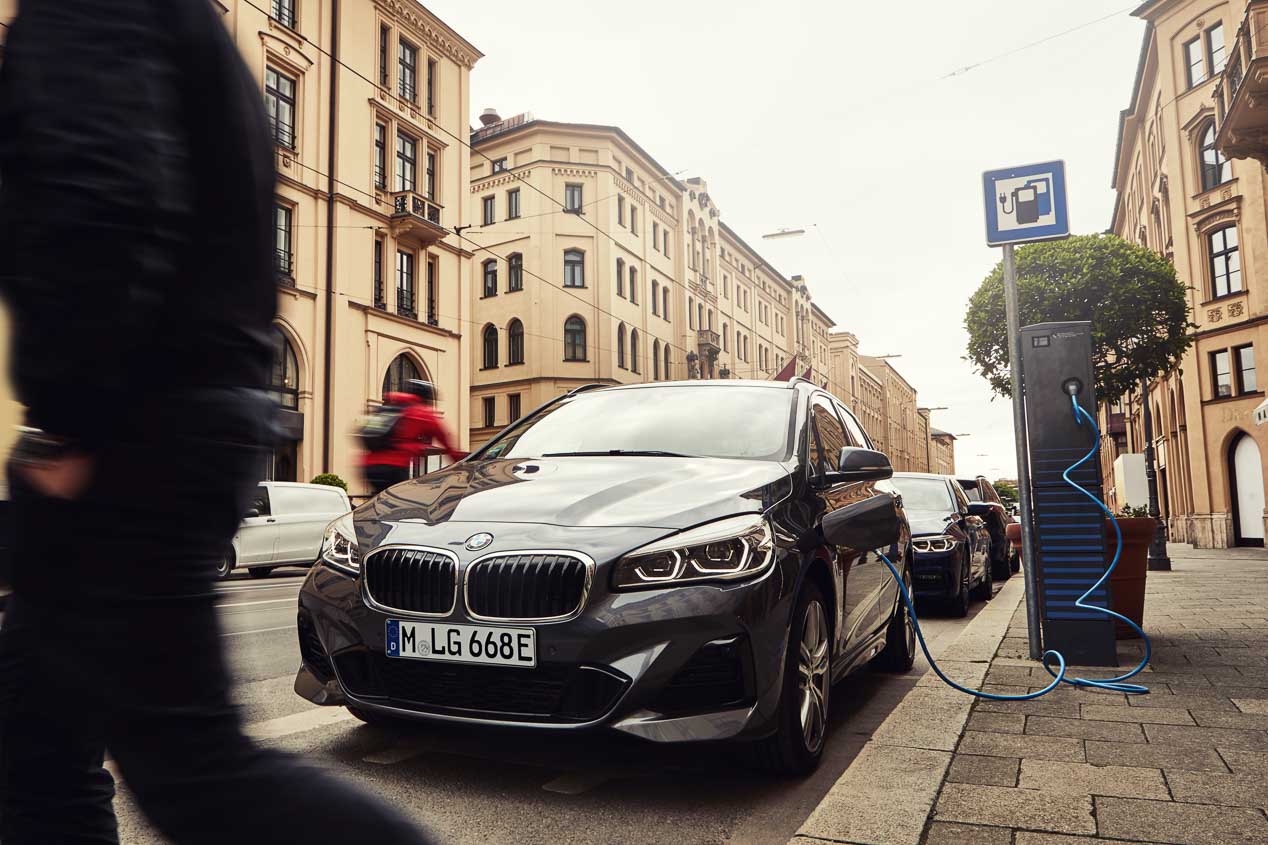 BMW 225 xe Active Tourer: nueva batería para el híbrido enchufable