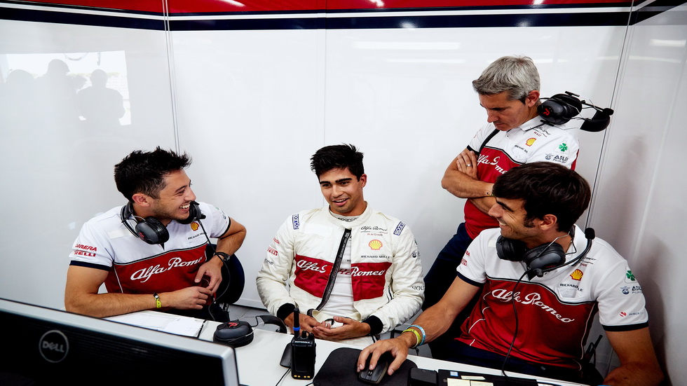 Juan Manuel Correa se sube por primera vez a un F1