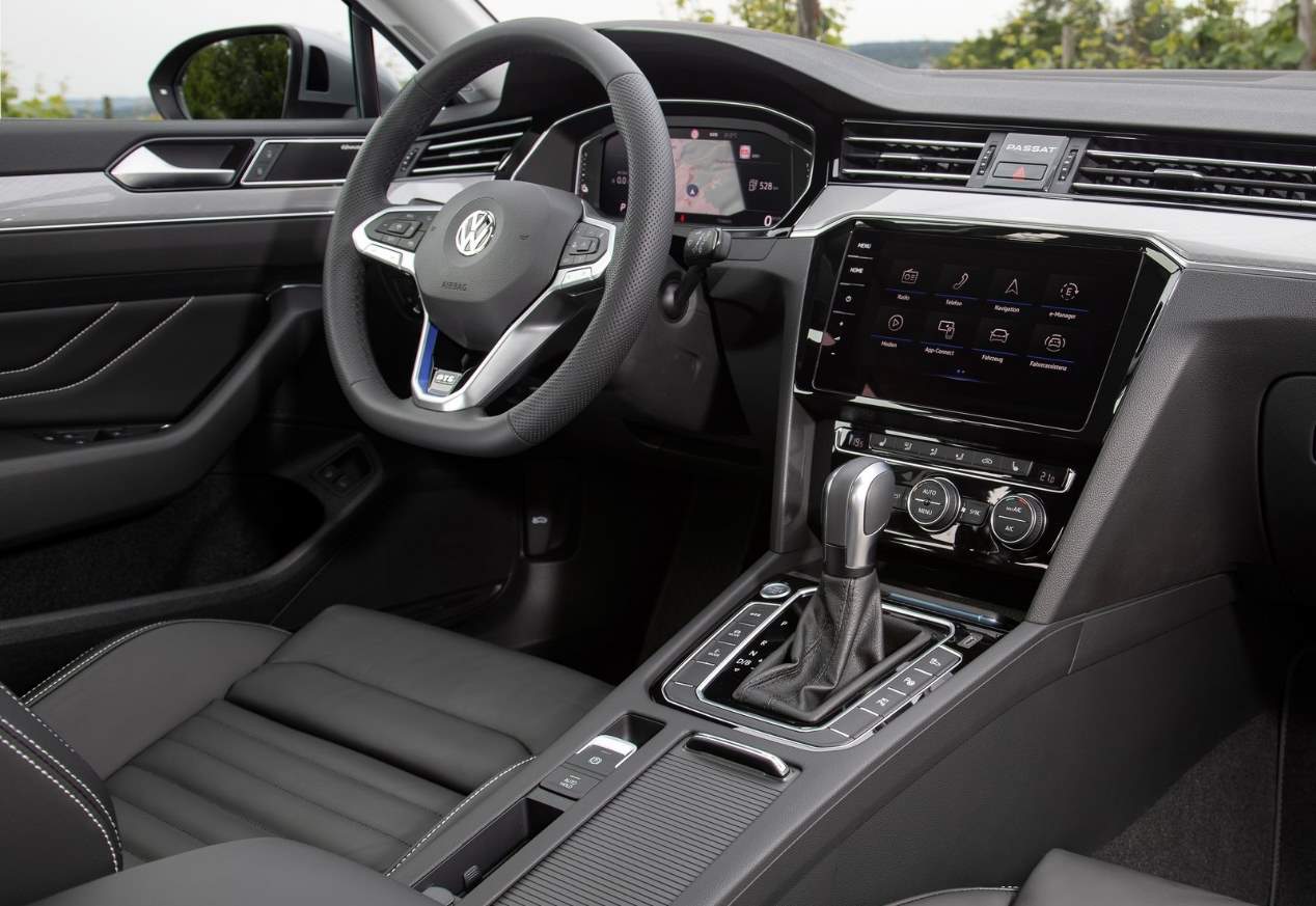 VW Passat GTE 2019: a la venta en Europa el nuevo híbrido enchufable, muy mejorado