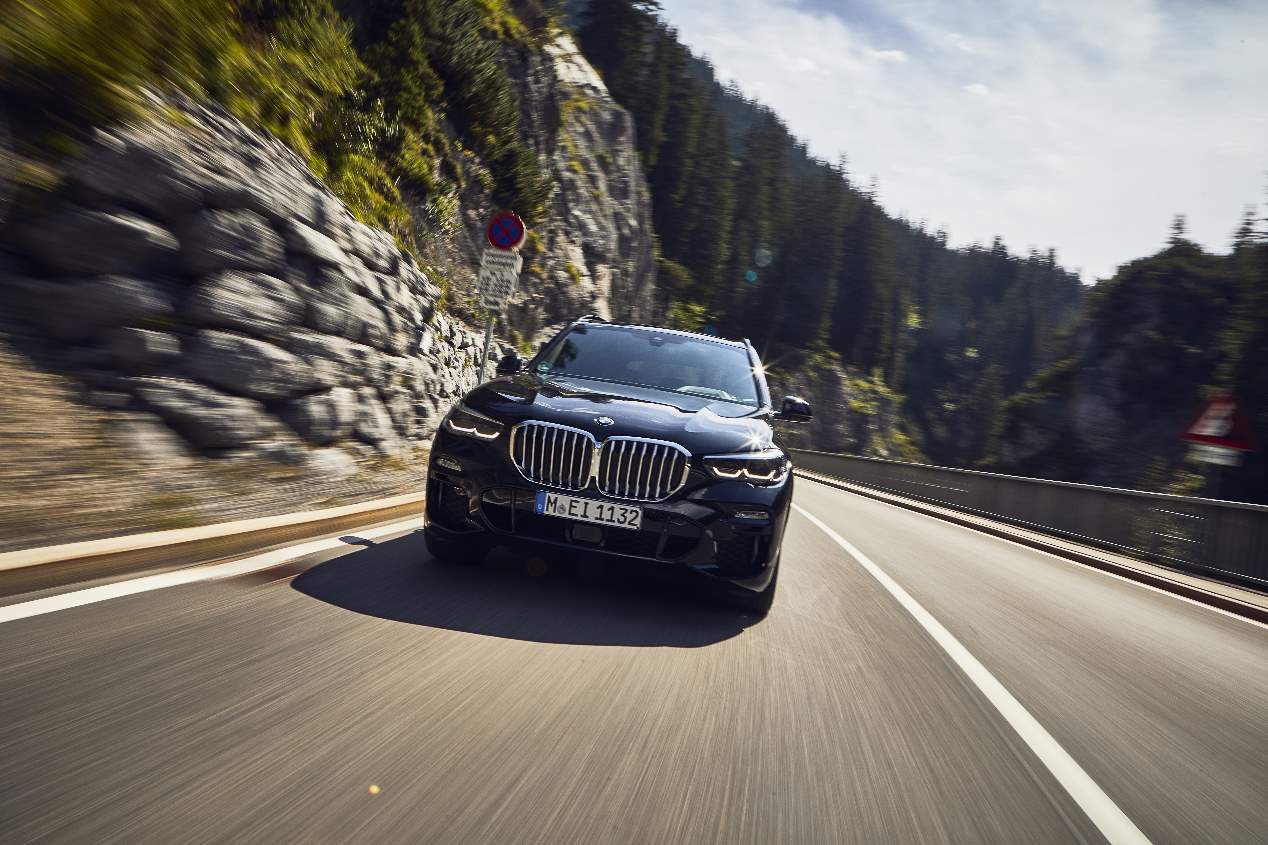 BMW X5 xDrive45e: los datos clave del nuevo SUV híbrido enchufable