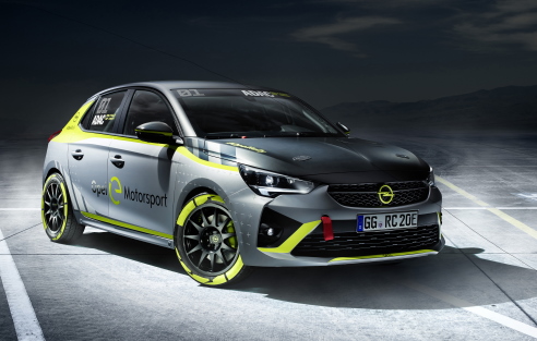 Michael Lohscheller, presidente de Opel: entrevista a bordo del Opel Corsa-e