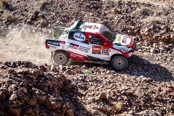 Dakar 2020: victoria de etapa para Carlos Sainz, nuevo líder; Alonso, quinto