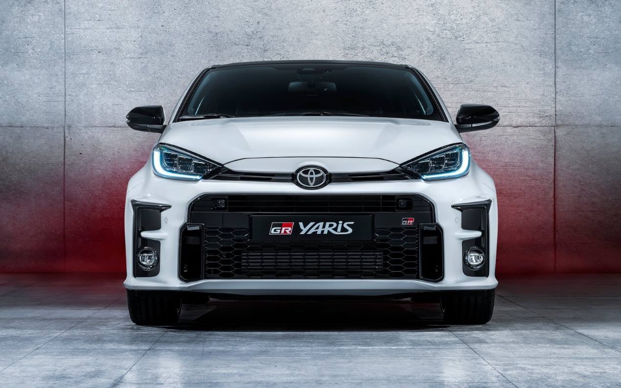 Todos los coches deportivos de 2020 mes a mes: Taycan, Mégane R.S., M2…