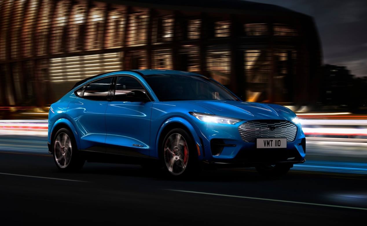 Todos los coches deportivos de 2020 mes a mes: Taycan, Mégane R.S., M2…